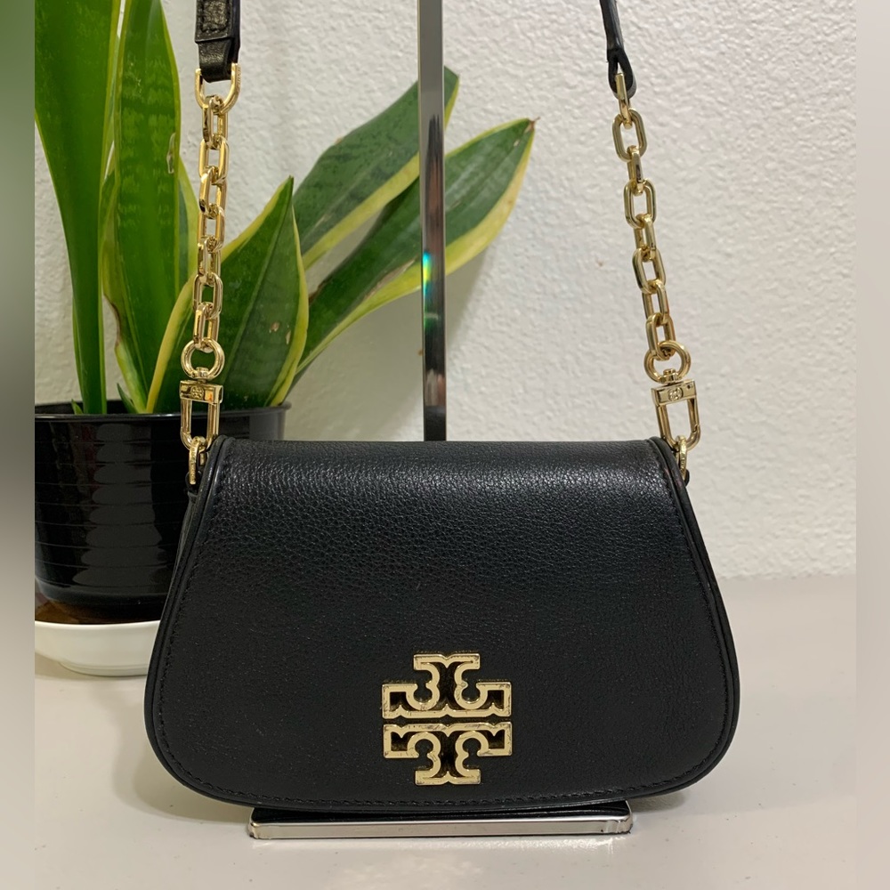 Tory Burch Black Leather Shoulder Bag with Gold Logo and Chain Strap